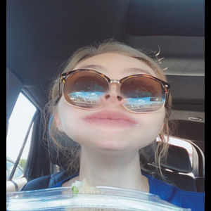 Meet your Posher, Ashley